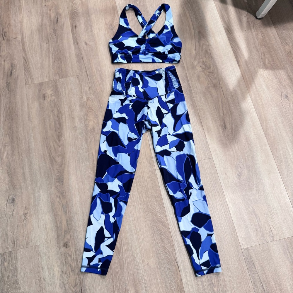 Offline by Aerie Women's Real Me 7/8 Hi-Rise Legging Ruched Sides Top/M Bottom/S